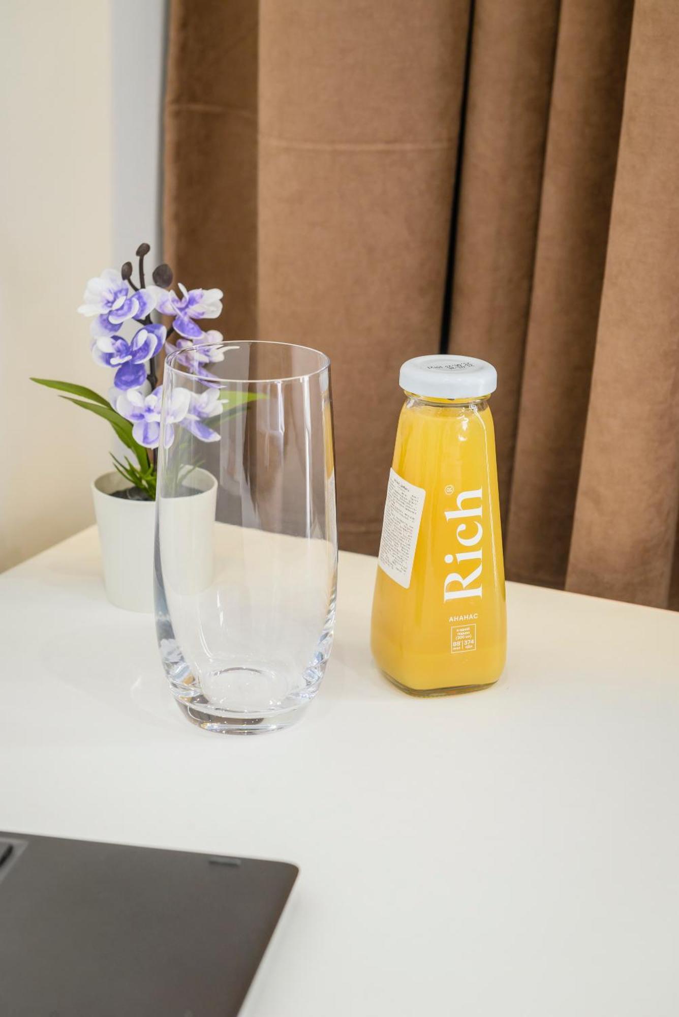 Five Business-Class Rooms In R-House Near Mega Center Almaty Luaran gambar