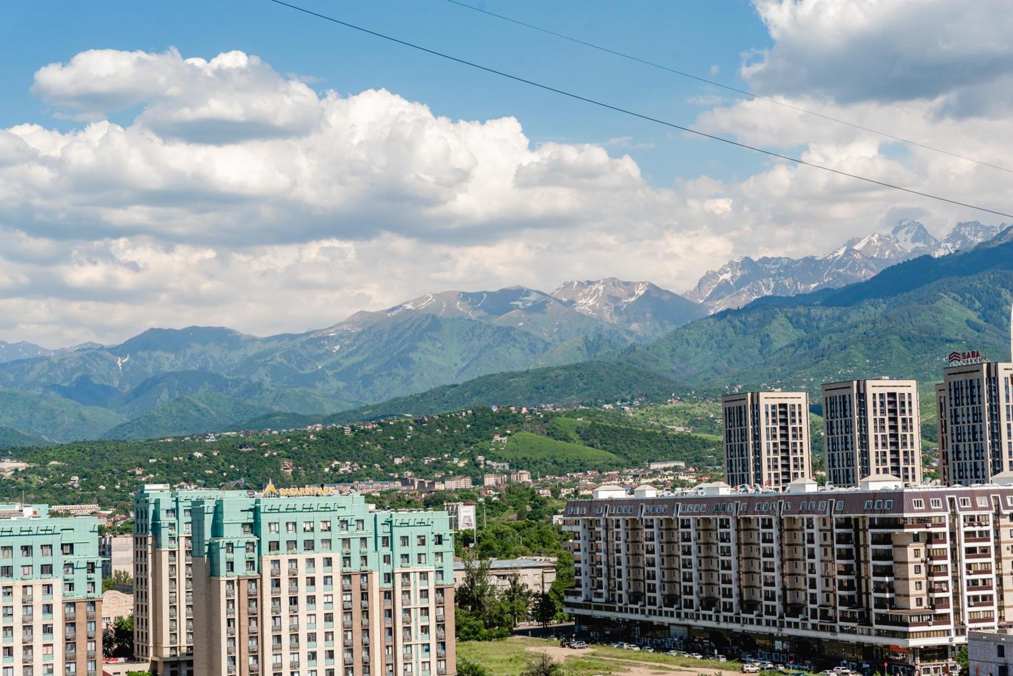 Five Business-Class Rooms In R-House Near Mega Center Almaty Luaran gambar