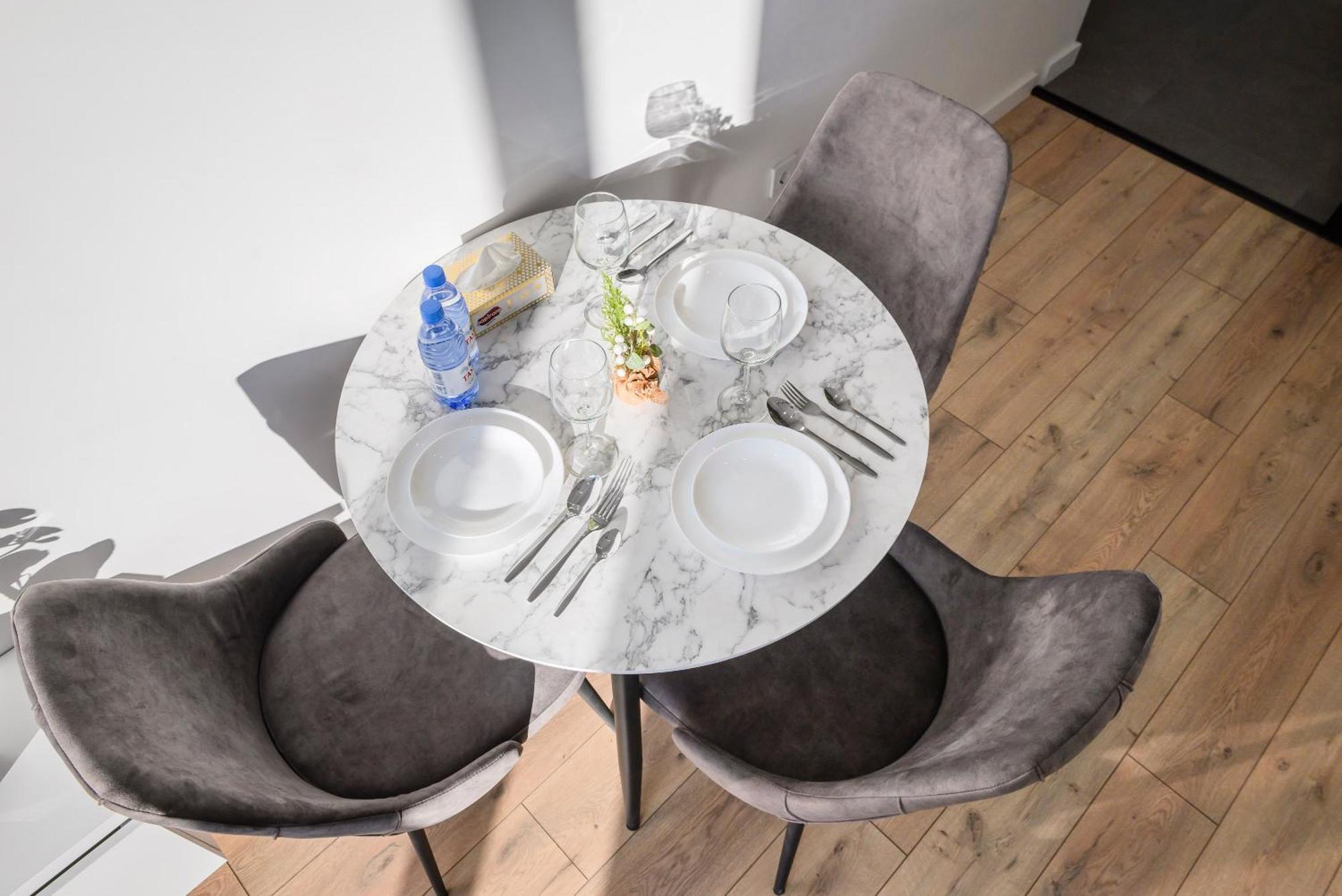 Five Business-Class Rooms In R-House Near Mega Center Almaty Luaran gambar