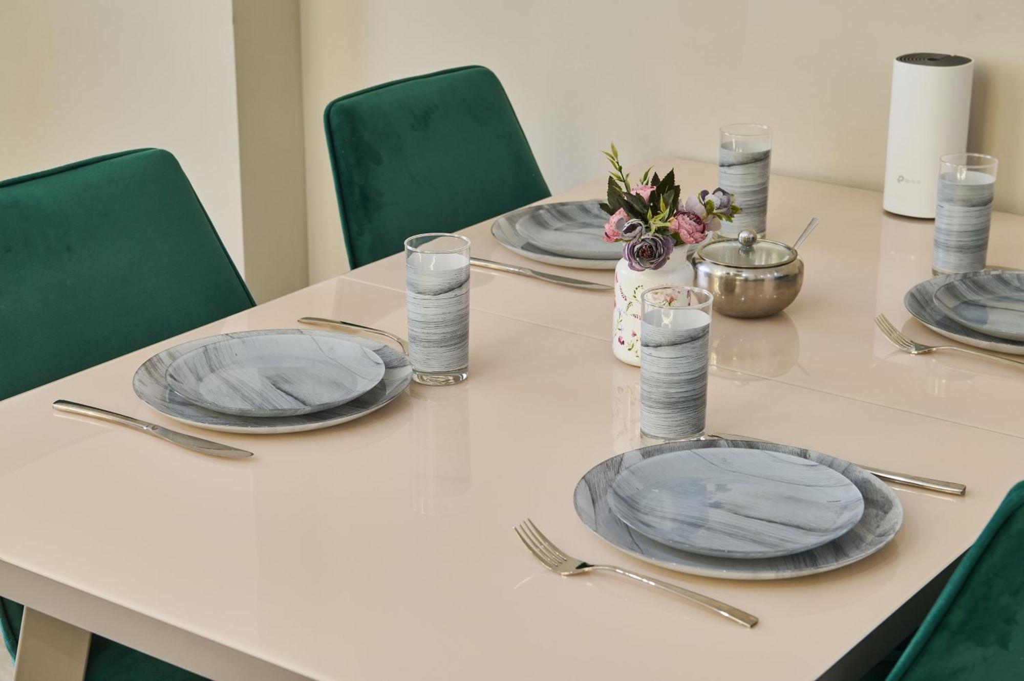 Five Business-Class Rooms In R-House Near Mega Center Almaty Luaran gambar