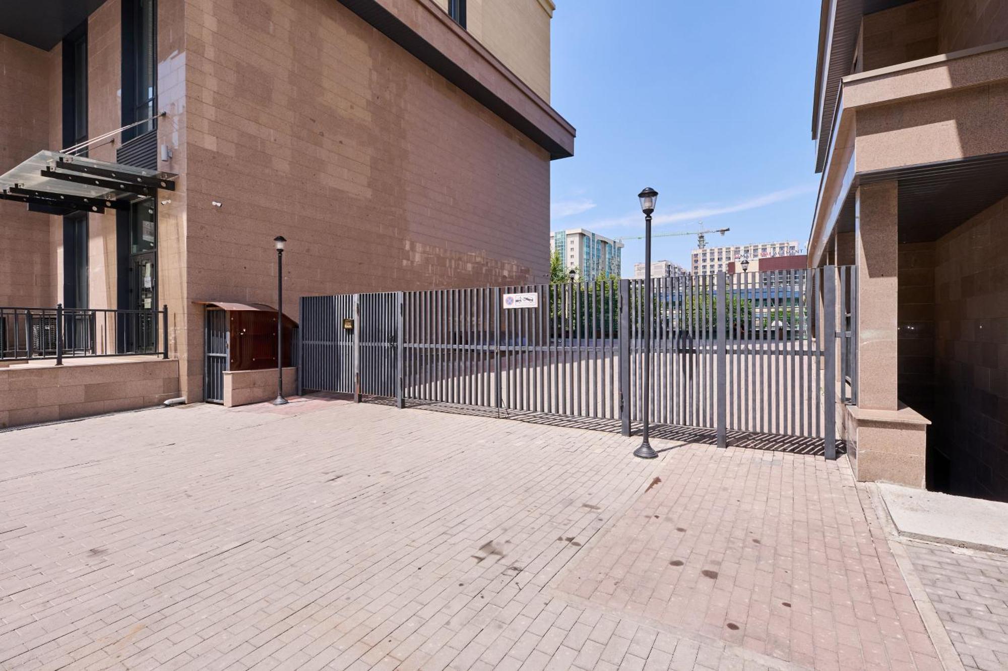 Five Business-Class Rooms In R-House Near Mega Center Almaty Luaran gambar