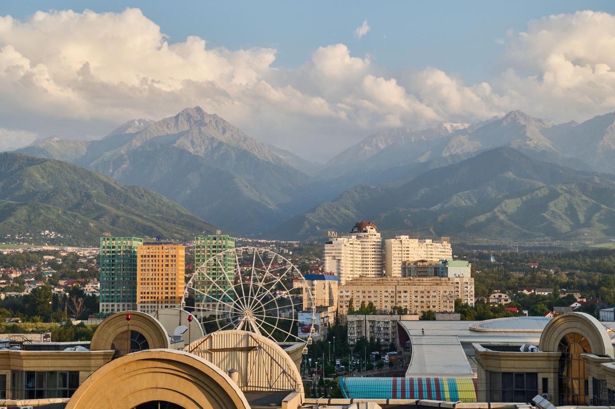 Five Business-Class Rooms In R-House Near Mega Center Almaty Luaran gambar