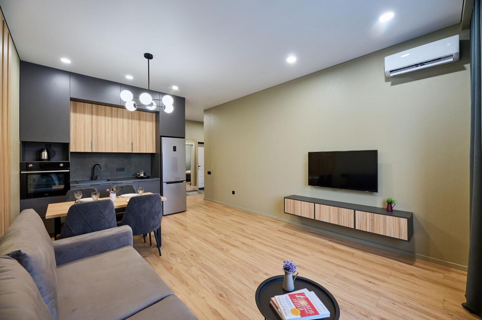 Five Business-Class Rooms In R-House Near Mega Center Almaty Luaran gambar