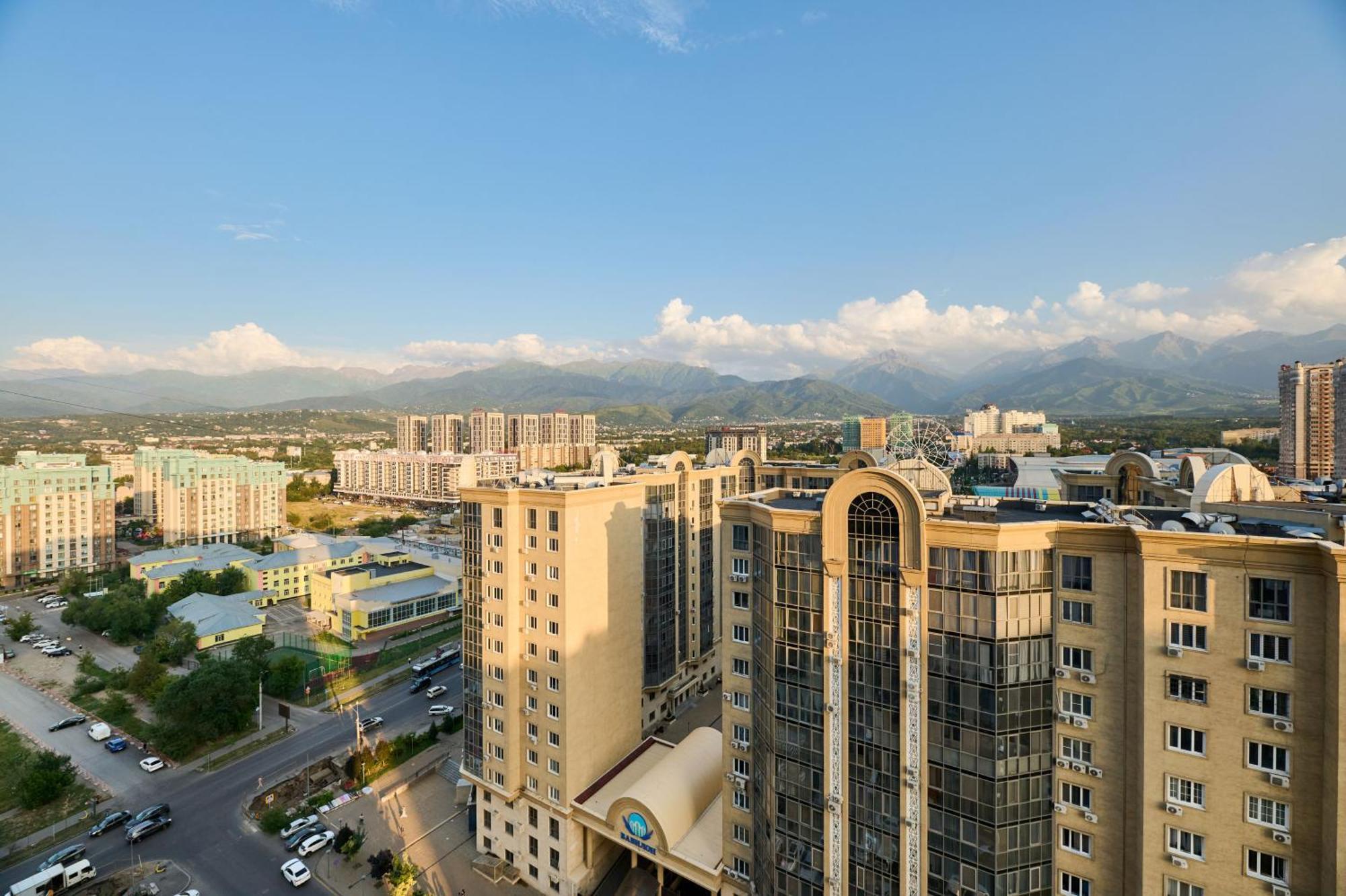 Five Business-Class Rooms In R-House Near Mega Center Almaty Luaran gambar